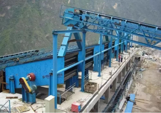 振動(dòng)篩出現(xiàn)篩板開(kāi)裂、橫梁斷裂等情況的原因和解決方案！195